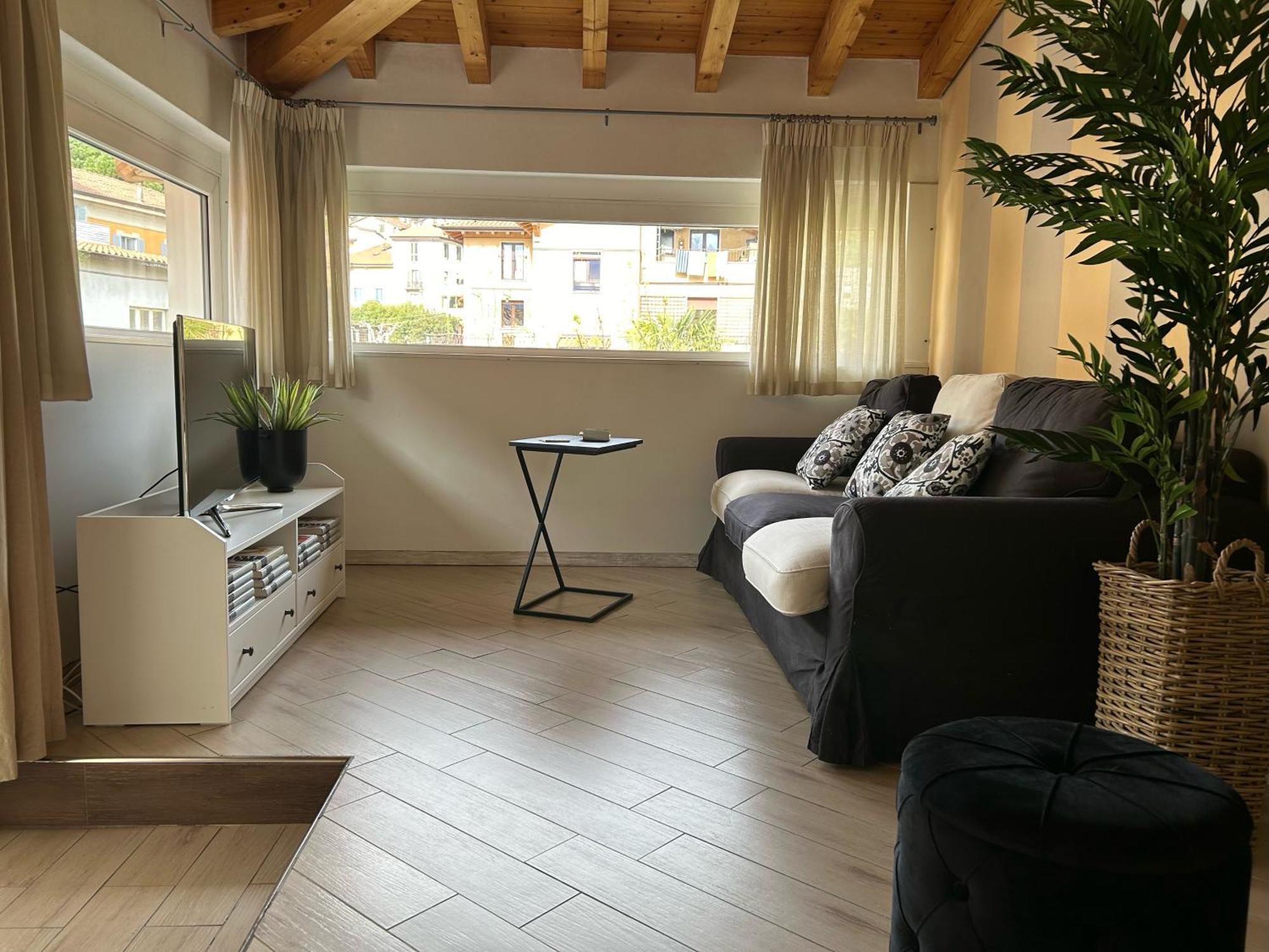 Menaggio Down Town Apartment Ngoại thất bức ảnh